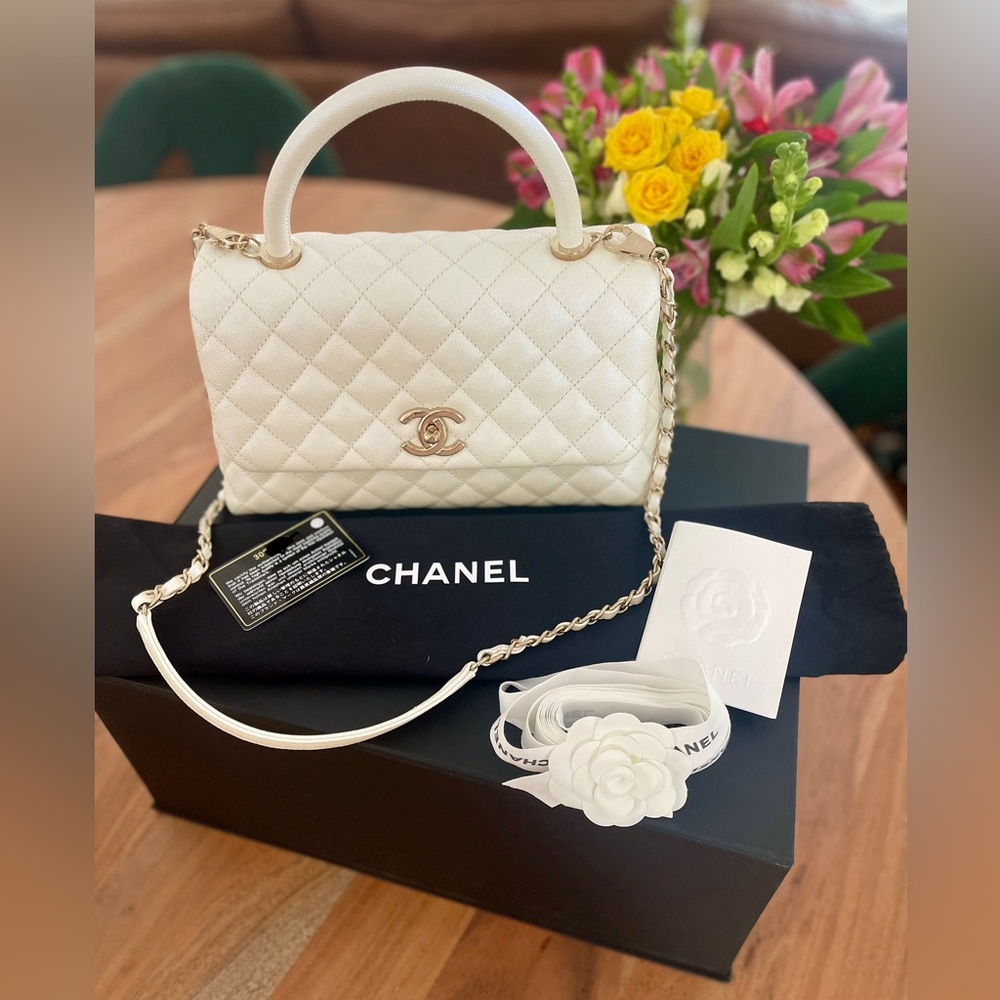 CHANEL 20K Iridescent White Caviar Quilted Coco Handle